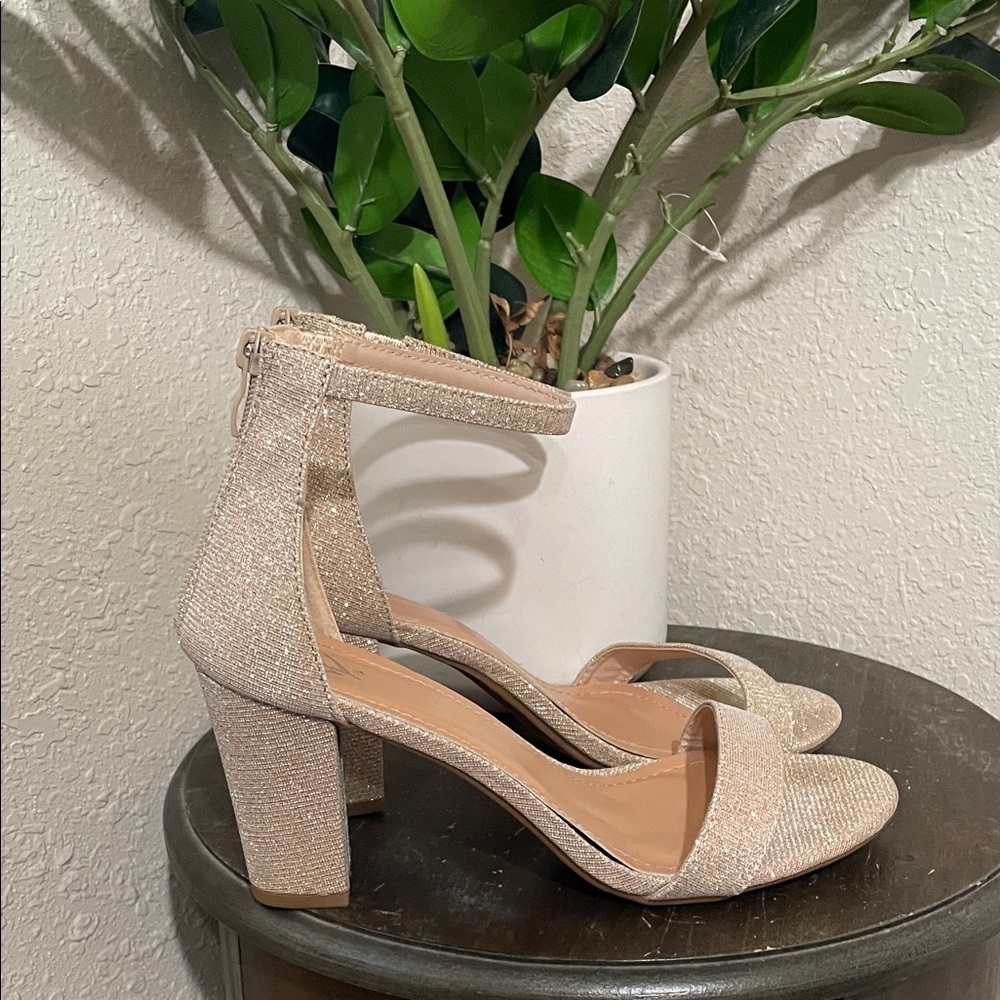 Winsor Elegant Beige Ankle Strap Heels with glitter
